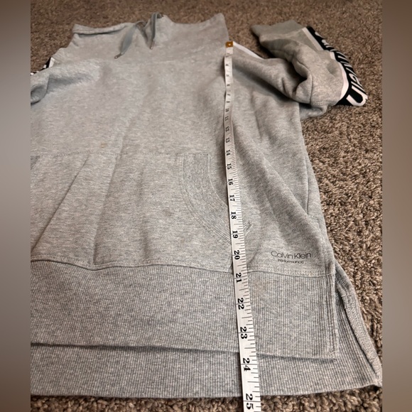 Sweatshirt - Picture 11 of 11